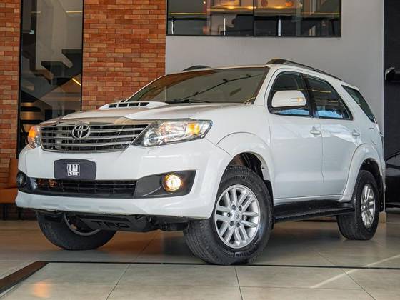 TOYOTA HILUX 3.0 SRV 4X4 CD 7 LUGARES 16V TURBO INTERCOOLER DIESEL 4P AUTOMÁTICO